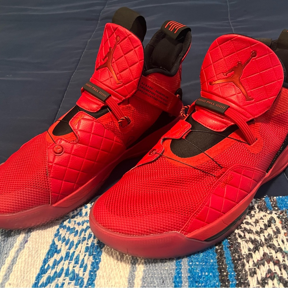 Air Jordan 33 University Red Size 13 Toro XXXIII